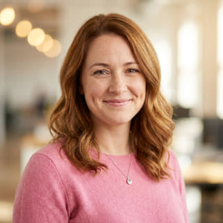 Photo of Emily Watson, who holds the position of Head of Customer Support at Frank Tenurholdage